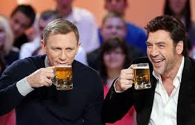 Ensuite, il chante du Patrick Sébastien très fort.