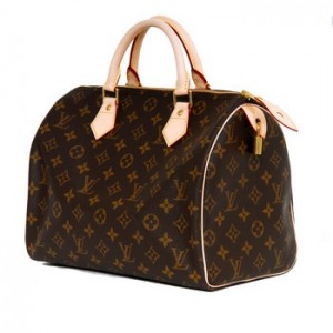 Attention : un sac plastique contenant un vieux kebab ne compte pas, encore moins un colis piégé. Il faut être raisonnable tout de même !