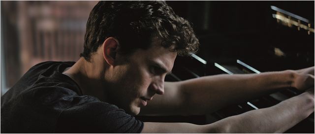 Rappelons que dans ce film, les personnages sont excités par un rien. Christian Grey a du coup une consommation d'environ 18 slips/jour 221472.jpg-r_640_600-b_1_D6D6D6-f_jpg-q_x-xxyxx