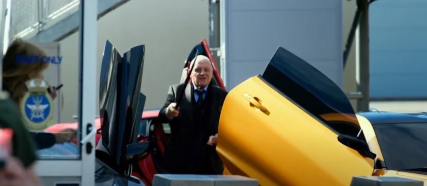 Demain, il les appellera pour leur dire qu'il ne peut pas téléphoner aujourd'hui.