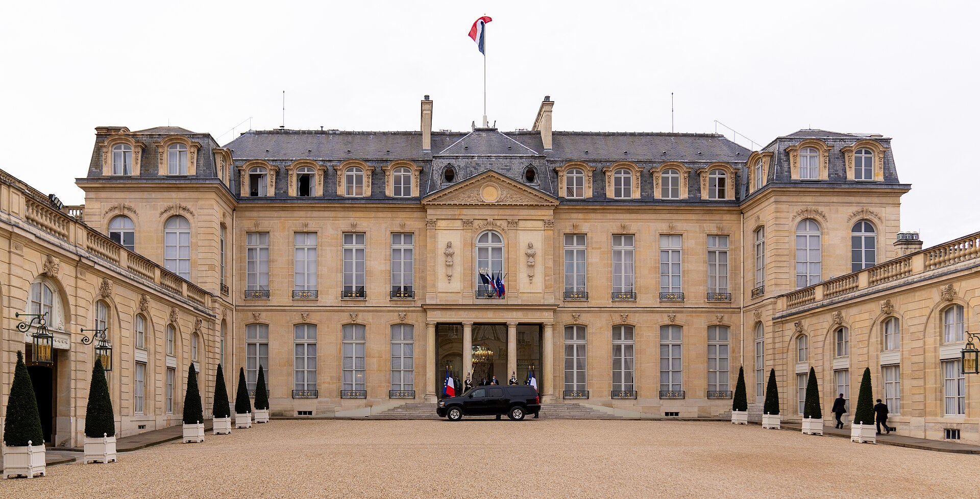 Ah, c'est pas comme votre pavillon de banlieue, les gueux !